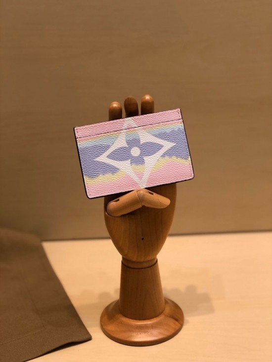 152_1.jpg